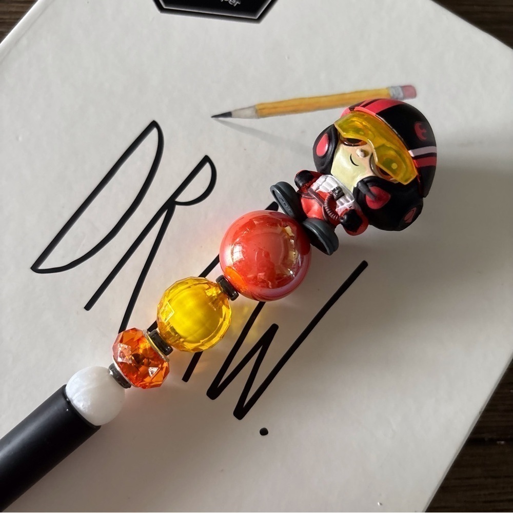 Disney Doorables: Star Wars: Poe Dameron handmade beaded pen